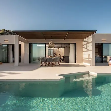 Limnionas 'absolute' Cave Villa *
