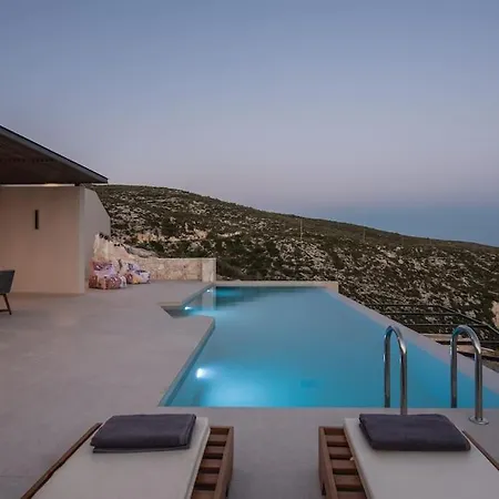 Limnionas 'absolute' Cave Villa