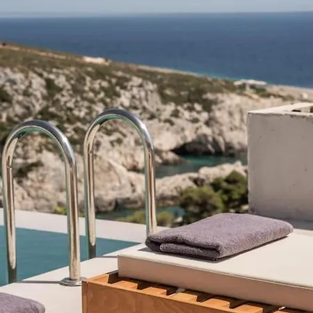 Limnionas 'absolute' Cave Villa